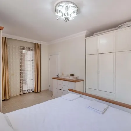 Oeluedeniz Oezel Yuezme Havuzlu Hotel