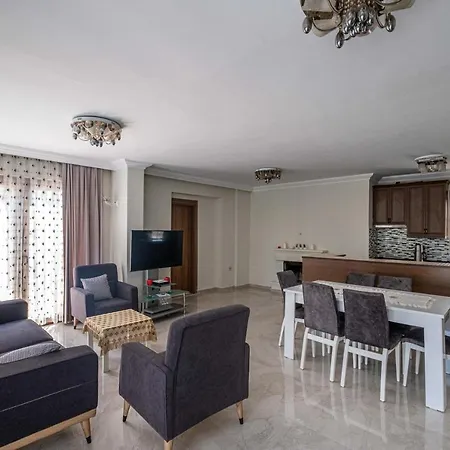 Oeluedeniz Oezel Yuezme Havuzlu Hotel